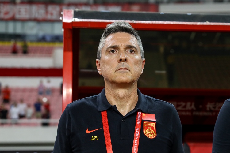 获得主哨类, 的主裁卢特 获得主哨类, 的主裁卢特