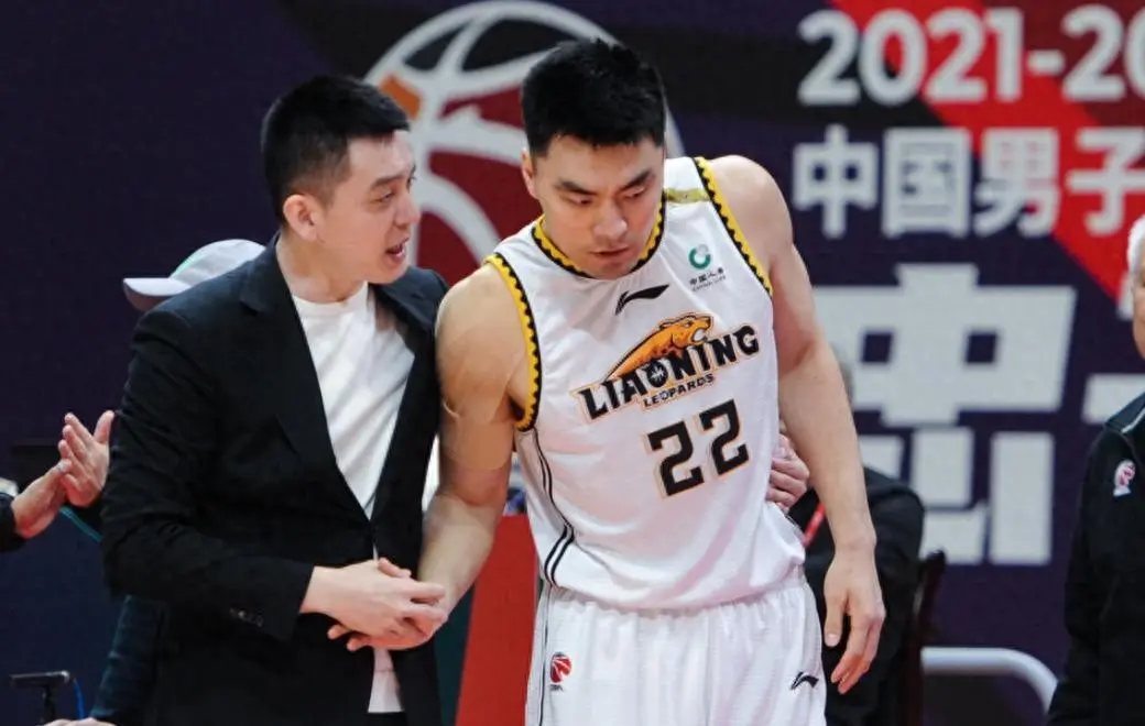 div, alt, 将在三地与 div, alt, 将在三地与