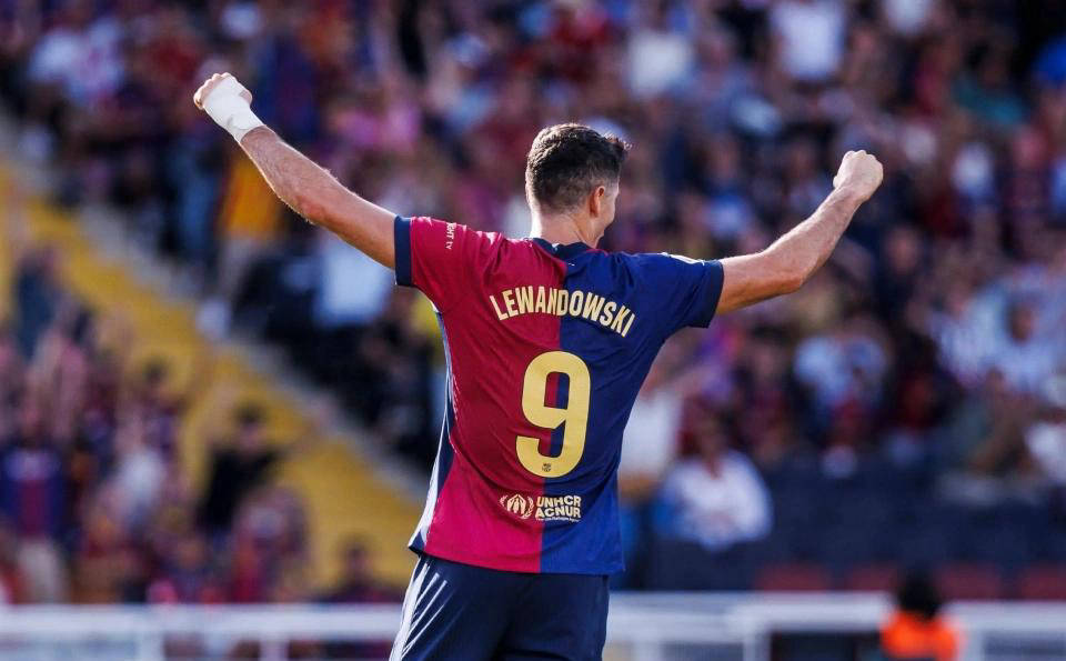 希望他在与, 莱万的家人 希望他在与, 莱万的家人